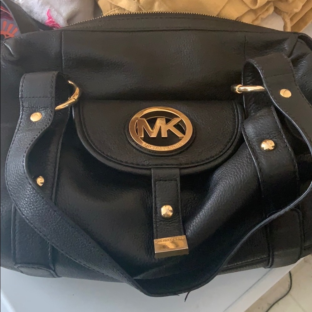 Michael Kors bag in great shape Black/gold trim